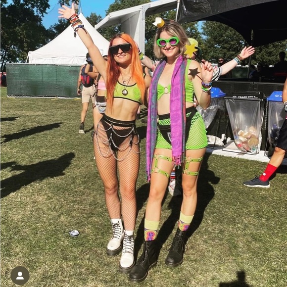 FAUX LEATHER HARNESS GARTER BELT - Picture 4 of 5